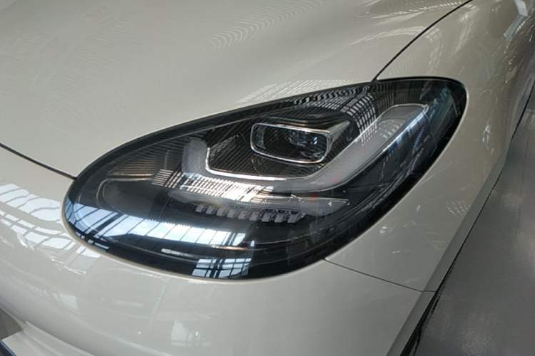 Used Wuling Bingo 2023 203km Comfort Edition Left Front Headlight