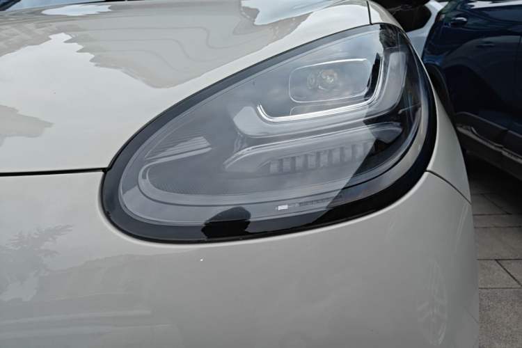 Used Wuling Bingo 2023 333 km Lingxi Connected Version Left Front Headlight