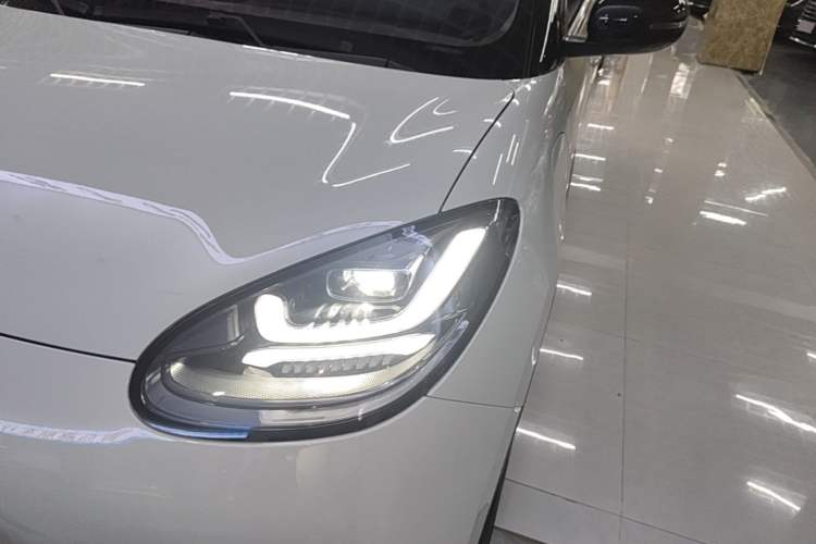 Used Wuling Bingo 2023 333 km Lingxi Connected Version Left Front Headlight