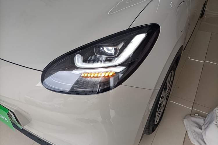 Used Wuling Bingo 2023 333 km Lingxi Connected Version Left Front Headlight