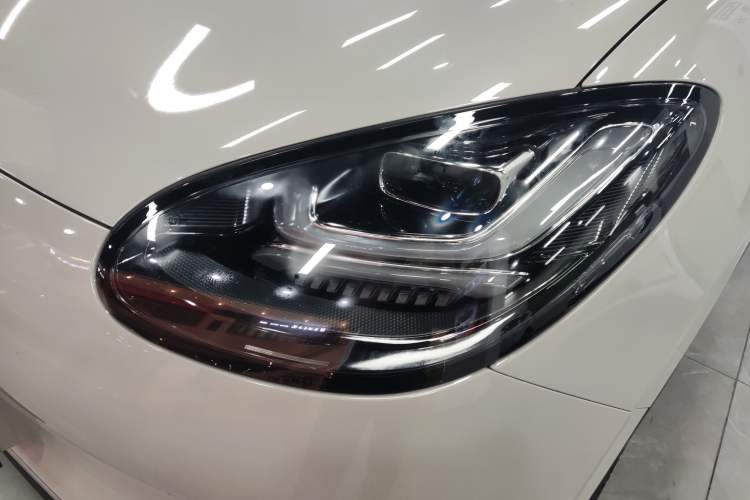 Used Wuling Bingo 2023 333 km Lingxi Connected Version Left Front Headlight