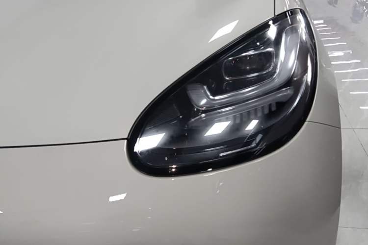 Used Wuling Bingo 2023 333 km Enjoyment Version Left Front Headlight