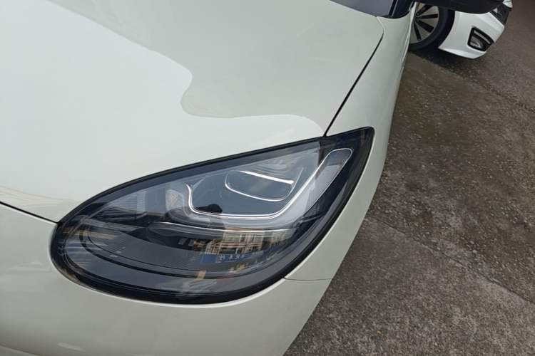 Used Wuling Bingo 2023 333 km Lingxi Connected Version Left Front Headlight