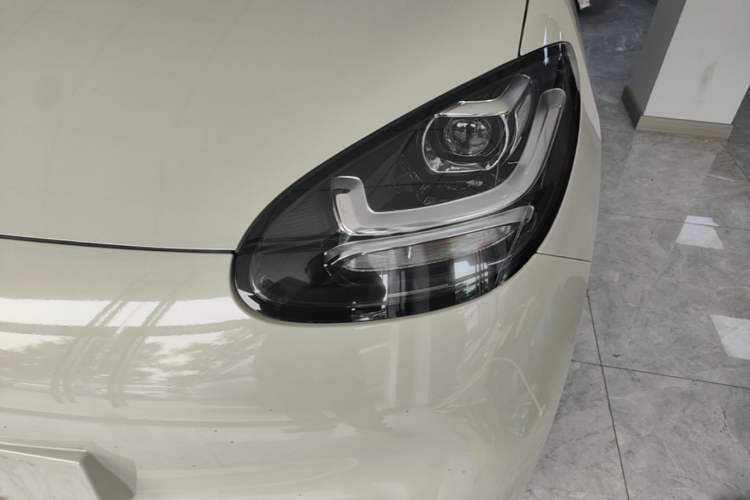 Used Wuling Bingo 2023 203km Light Edition Left Front Headlight