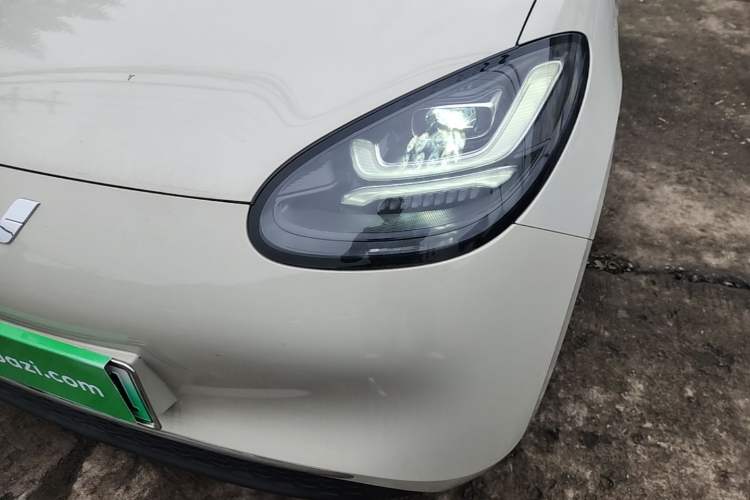 Used Wuling Bingo 2023 333 km Lingxi Connected Version Left Front Headlight