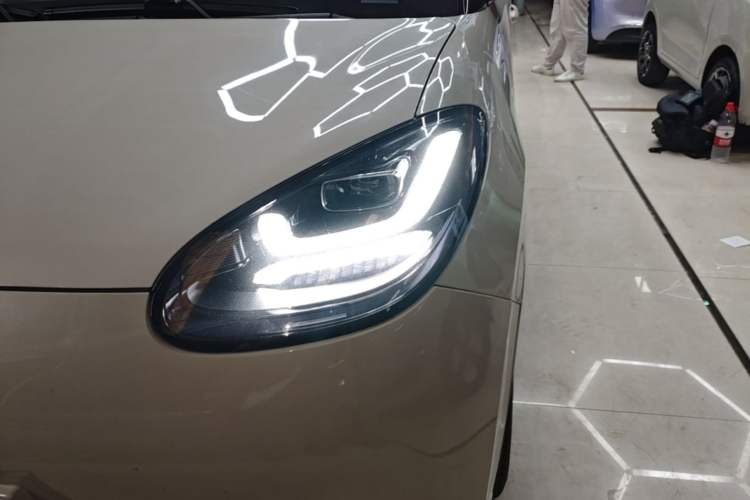 Used Wuling Bingo 2023 333 km Lingxi Connected Version Left Front Headlight