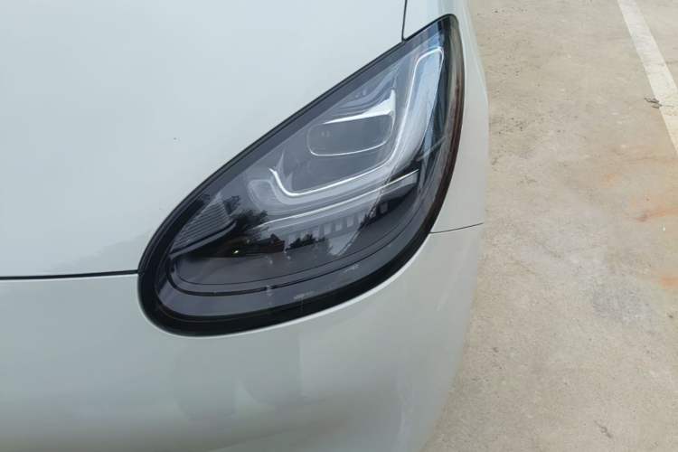 Used Wuling Bingo 2023 333 km Lingxi Connected Version Left Front Headlight