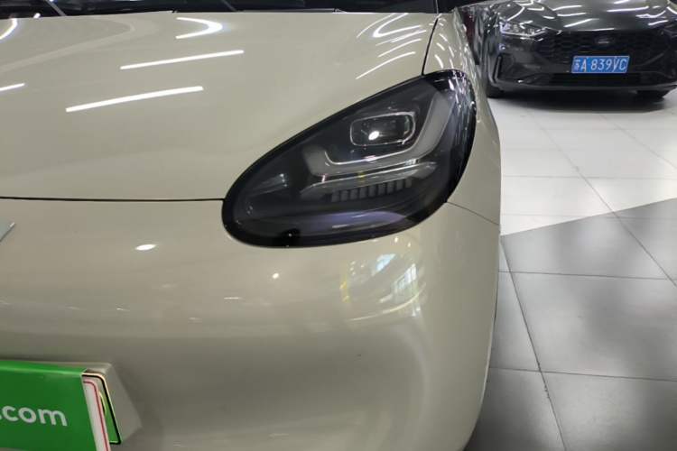 Used Wuling Bingo 2023 333 km Lingxi Connected Version Left Front Headlight