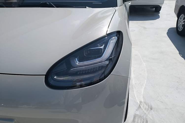 Used Wuling Bingo 2023 203km Comfort Edition Left Front Headlight