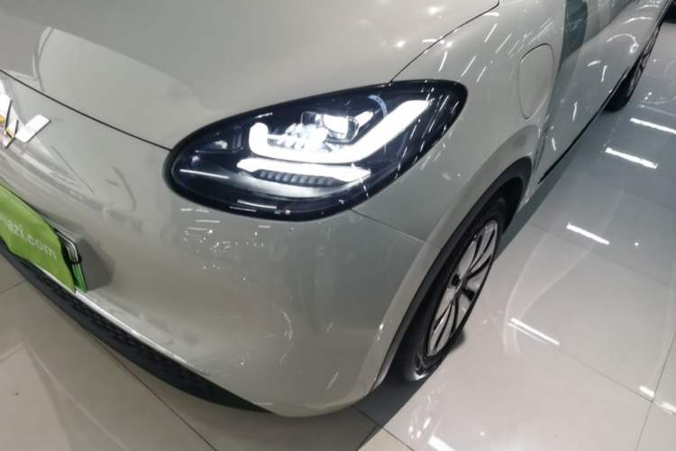 Used Wuling Bingo 2023 333 km Lingxi Connected Version Left Front Headlight