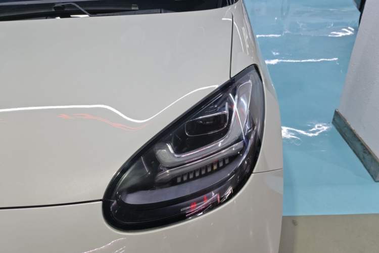 Used Wuling Bingo 2023 333 km Lingxi Connected Version Left Front Headlight