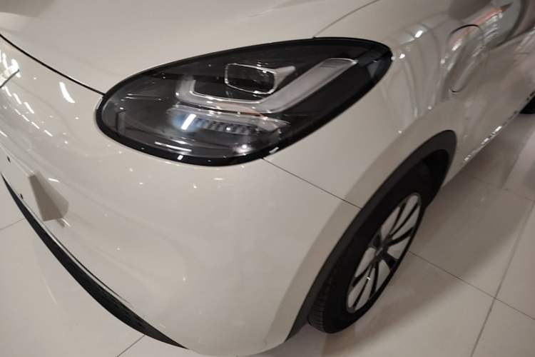 Used Wuling Bingo 2023 333 km Lingxi Connected Version Left Front Headlight