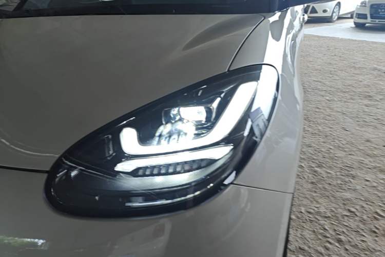 Used Wuling Bingo 2023 410 km Lingxi Deluxe Edition Left Front Headlight
