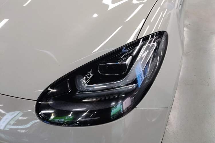 Used Wuling Bingo 2023 333 km Lingxi Connected Version Left Front Headlight