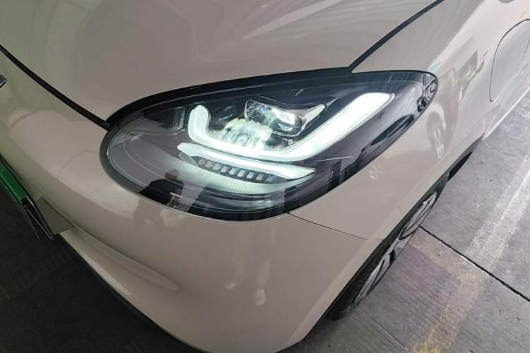 Used Wuling Bingo 2023 410 km Lingxi Deluxe Edition Left Front Headlight