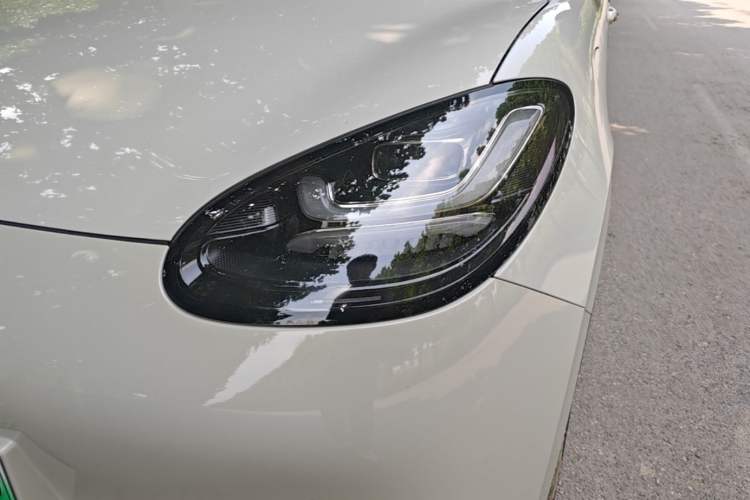 Used Wuling Bingo 2023 333 km Lingxi Connected Version Left Front Headlight