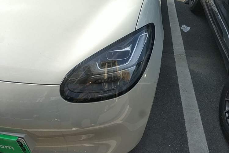 Used Wuling Bingo 2023 333 km Lingxi Connected Version Left Front Headlight