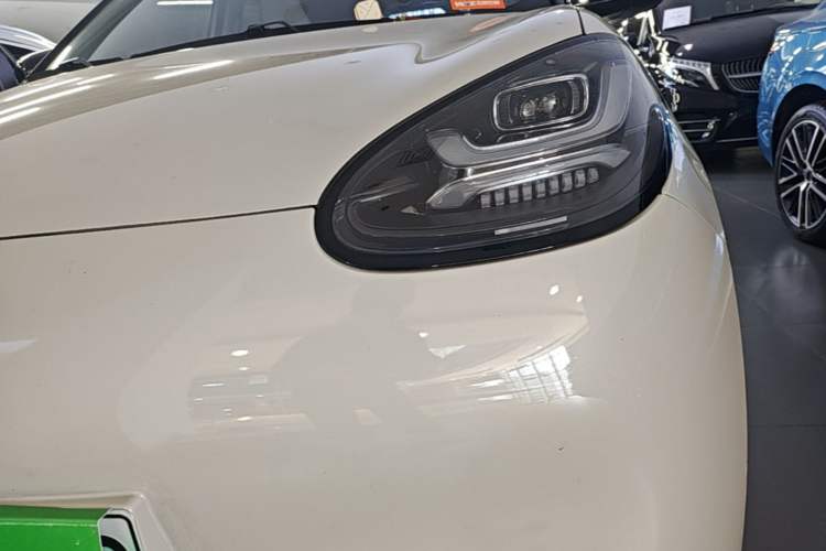 Used Wuling Bingo 2023 333 km Lingxi Connected Version Left Front Headlight