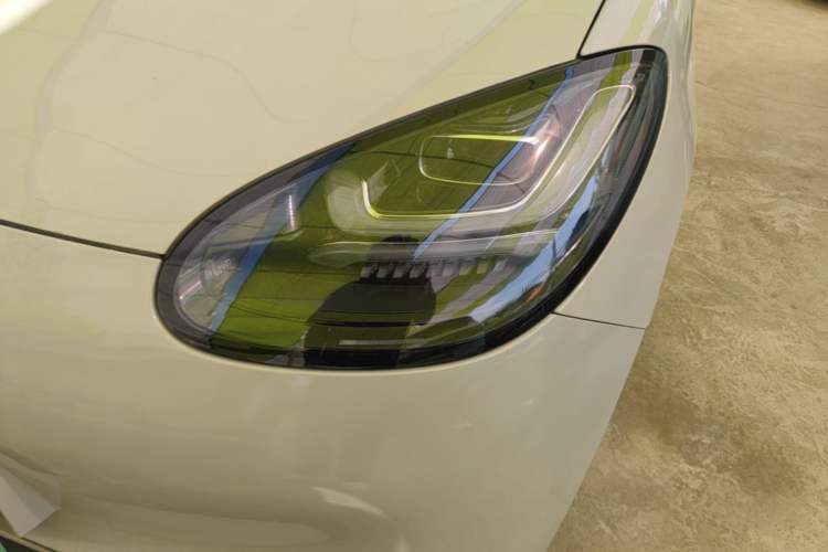 Used Wuling Bingo 2023 333 km Lingxi Connected Version Left Front Headlight