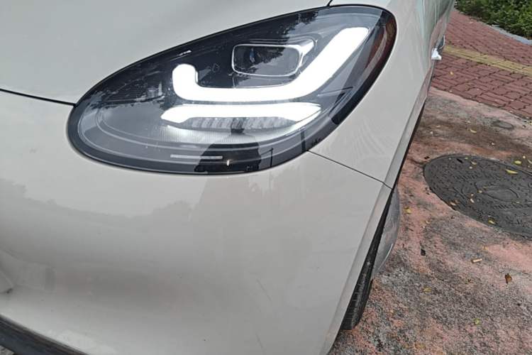 Used Wuling Bingo 2023 333 km Lingxi Connected Version Left Front Headlight