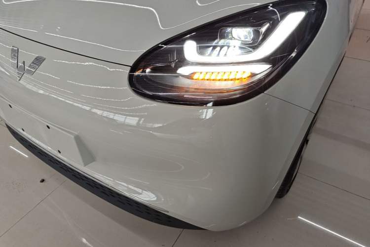 Used Wuling Bingo 2023 333 km Lingxi Connected Version Left Front Headlight