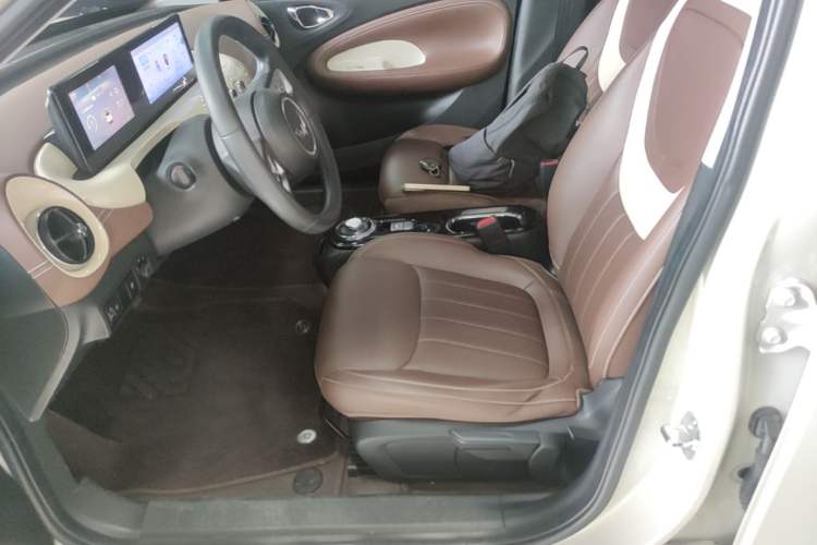 Used Wuling Bingo 2023 333 km Enjoyment Version Left Front Seat