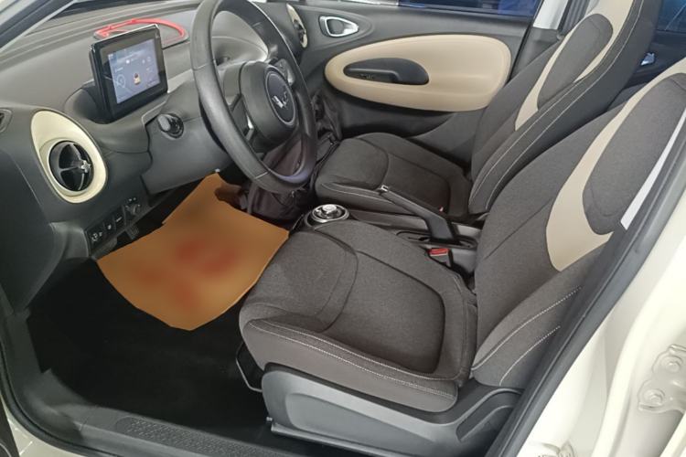Used Wuling Bingo 2023 203km Light Edition Left Front Seat