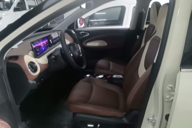 Used Wuling Bingo 2023 410 km Lingxi Deluxe Edition Left Front Seat