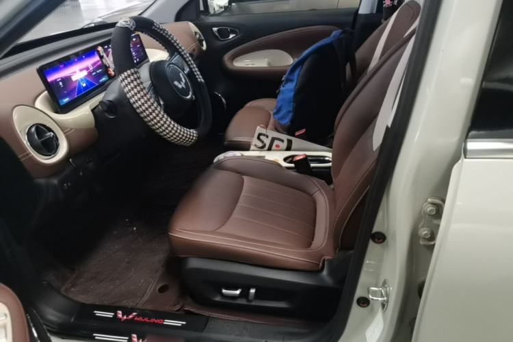 Used Wuling Bingo 2023 333 km Lingxi Connected+ Version Left Front Seat