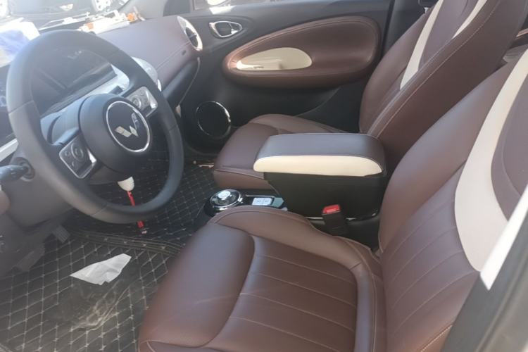 Used Wuling Bingo 2023 410 km Lingxi Deluxe Edition Left Front Seat