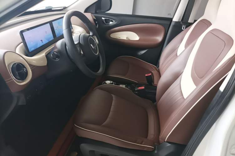 Used Wuling Bingo 2023 333 km Lingxi Connected Version Left Front Seat