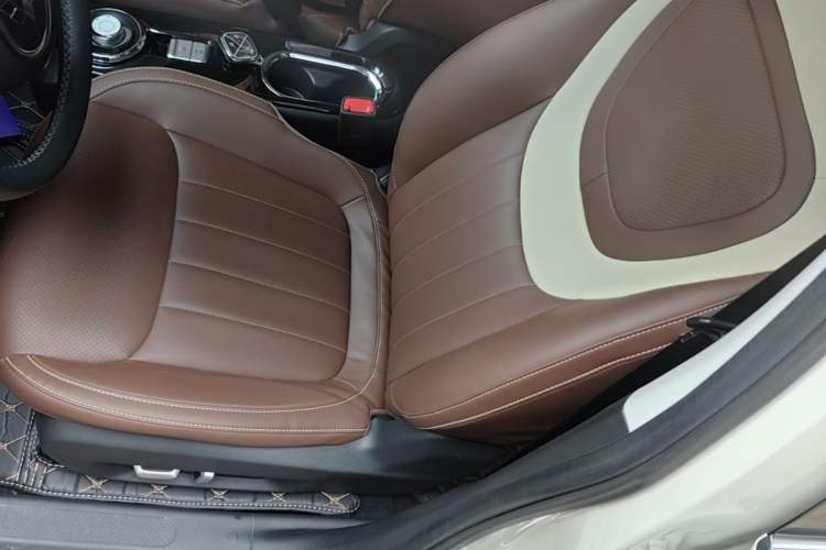 Used Wuling Bingo 2023 410 km Lingxi Deluxe Edition Left Front Seat