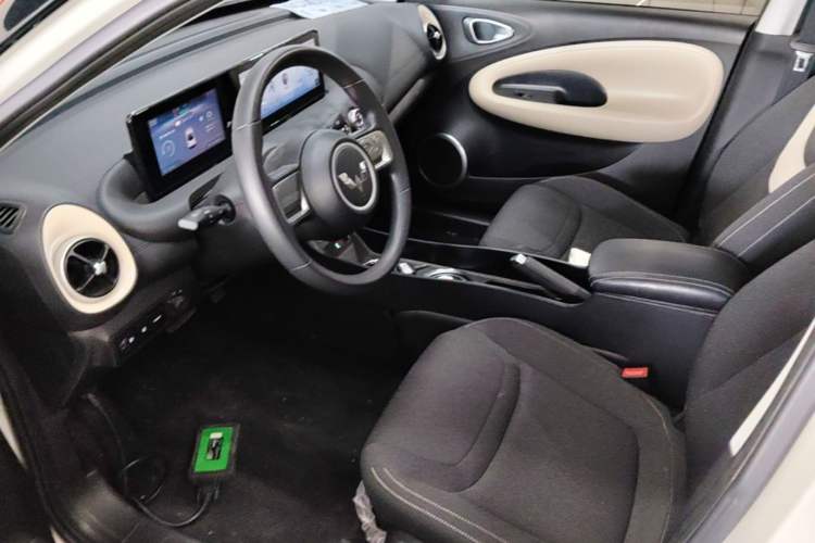Used Wuling Bingo 2023 333 km Fast-Share Version Left Front Seat