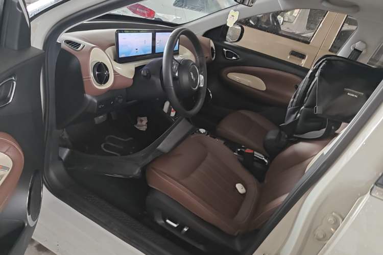 Used Wuling Bingo 2023 333 km Lingxi Connected+ Version Left Front Seat