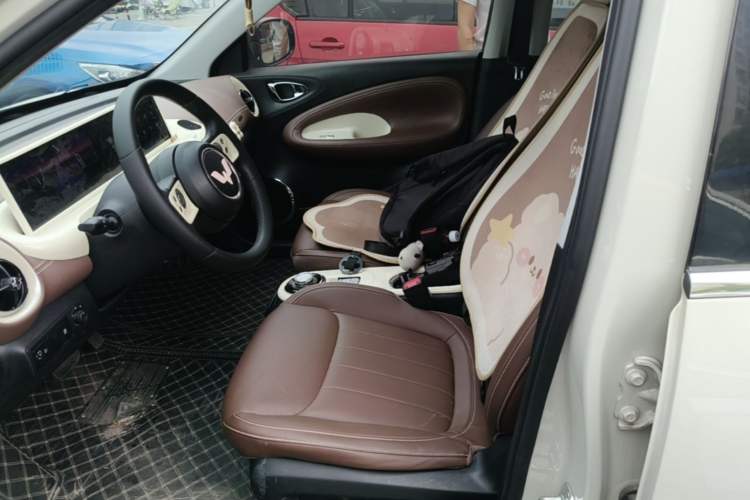 Used Wuling Bingo 2023 333 km Lingxi Connected+ Version Left Front Seat