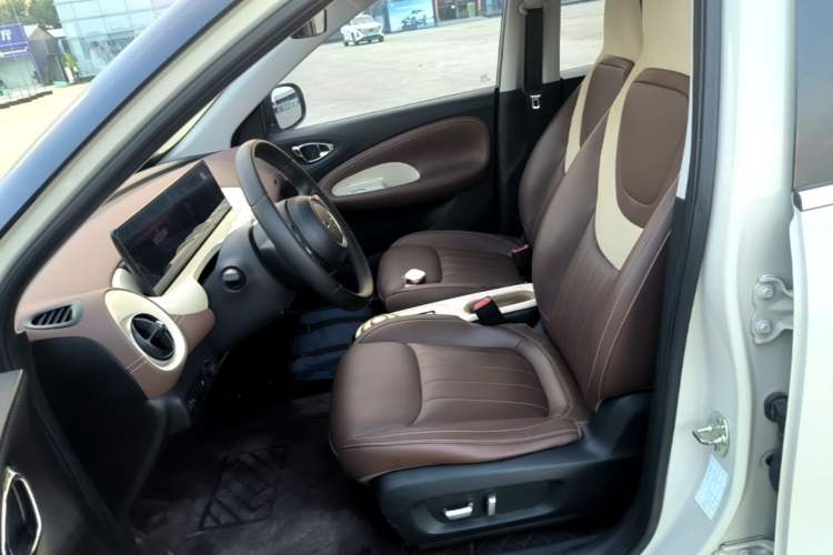 Used Wuling Bingo 2023 333 km Lingxi Connected+ Version Left Front Seat