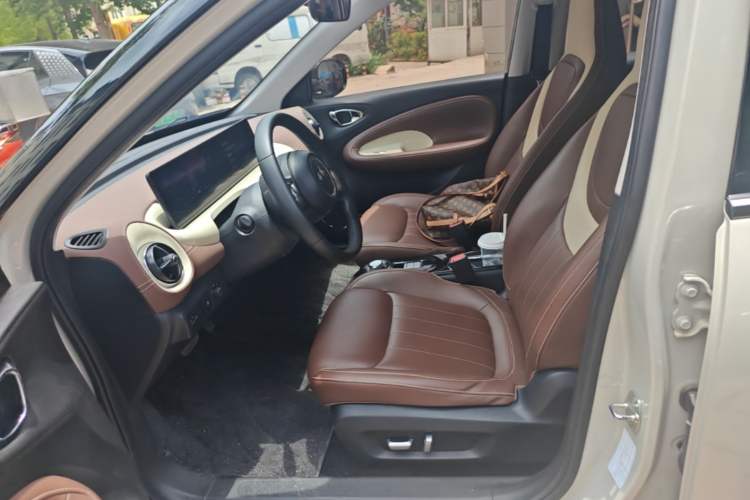 Used Wuling Bingo 2023 410 km Lingxi Deluxe Edition Left Front Seat