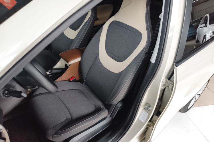 Used Wuling Bingo 2023 203km Light Edition Left Front Seat