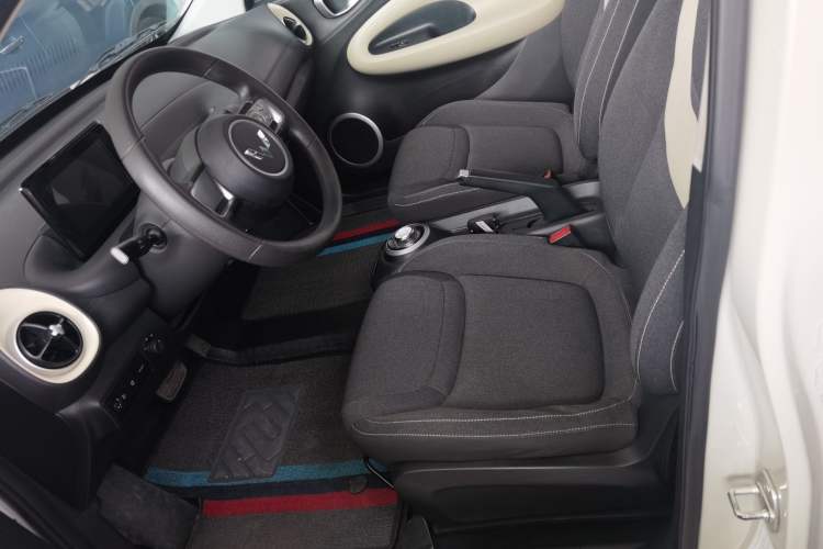 Used Wuling Bingo 2023 203km Light Edition Left Front Seat