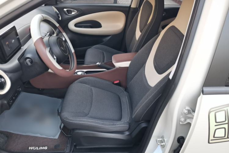 Used Wuling Bingo 2023 203km Light Edition Left Front Seat