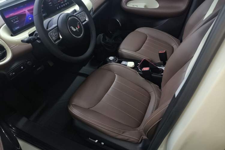 Used Wuling Bingo 2023 333 km Lingxi Connected+ Version Left Front Seat