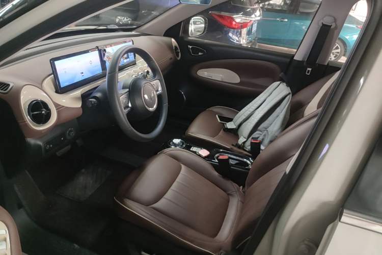 Used Wuling Bingo 2023 333 km Lingxi Connected Version Left Front Seat