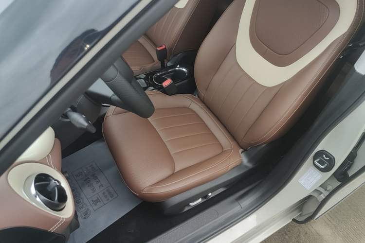 Used Wuling Bingo 2023 333 km Lingxi Connected Version Left Front Seat