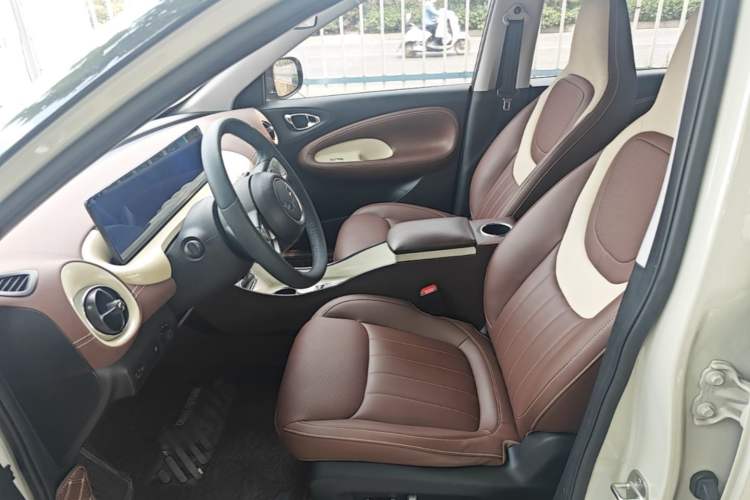 Used Wuling Bingo 2023 333 km Lingxi Connected+ Version Left Front Seat