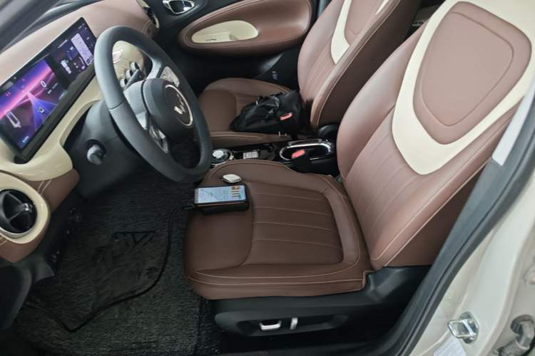Used Wuling Bingo 2023 333 km Lingxi Connected Version Left Front Seat
