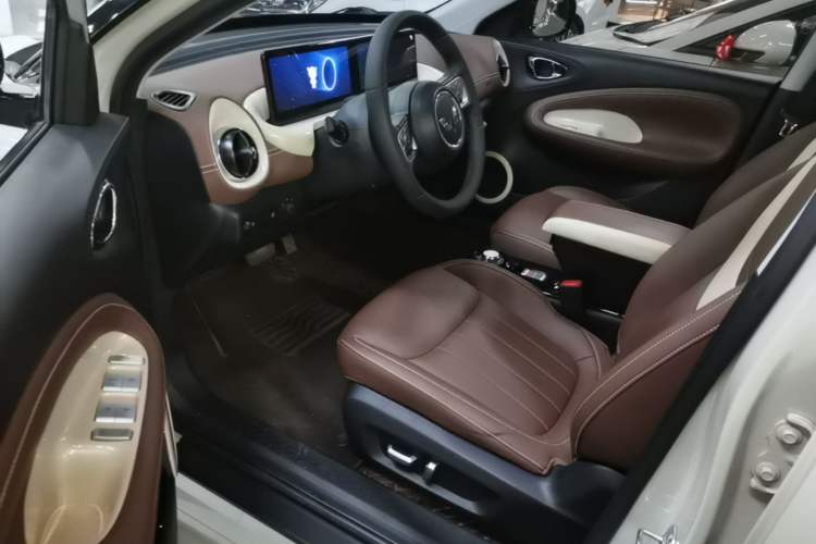 Used Wuling Bingo 2023 333 km Lingxi Connected+ Version Left Front Seat