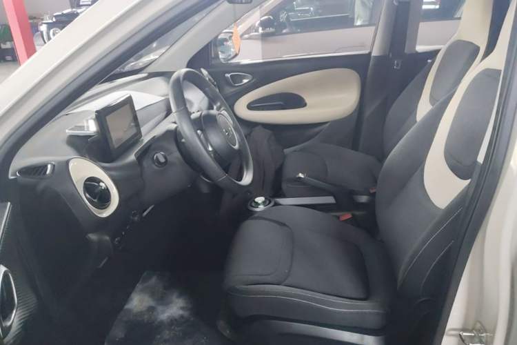 Used Wuling Bingo 2023 203km Light Edition Left Front Seat
