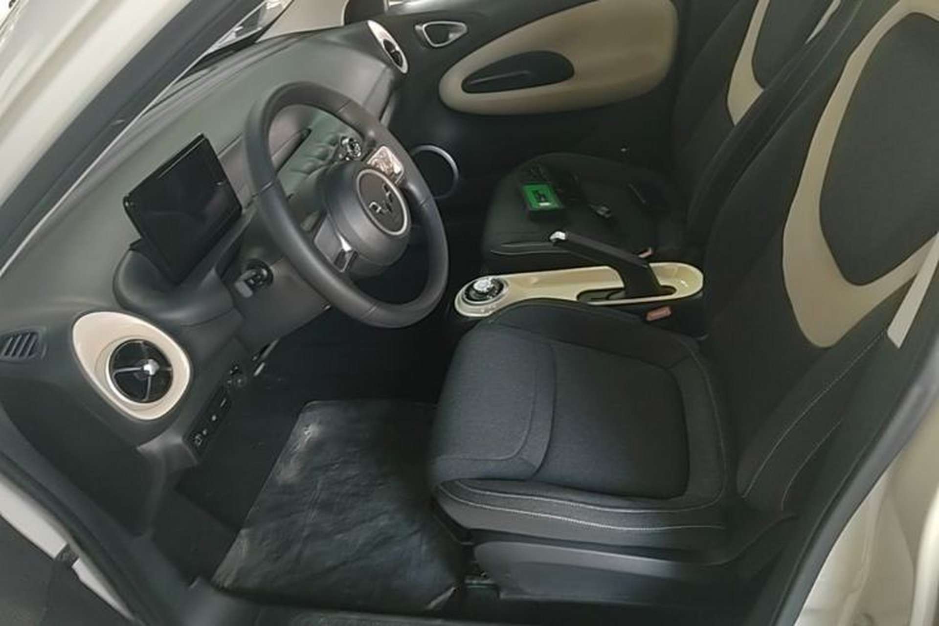 Used Wuling Bingo 2023 203km Light Edition Left Front Seat