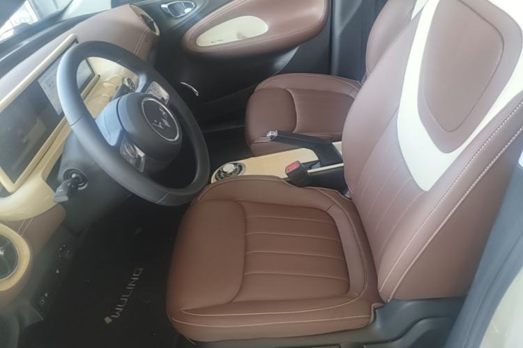 Used Wuling Bingo 2023 203km Comfort Edition Left Front Seat