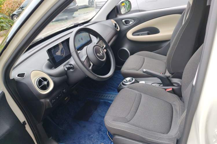 Used Wuling Bingo 2023 333 km Fast-Share Version Left Front Seat